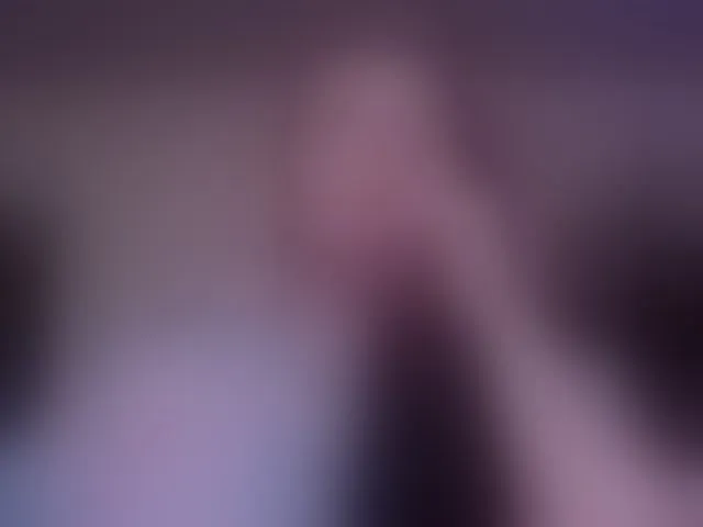Live sex webcam photo for miaabrownn2 #293776425