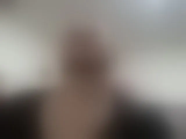 Live sex webcam photo for miaabrownn2 #293951139