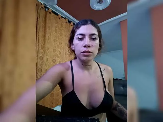 Live sex webcam photo for miaapons #292327038