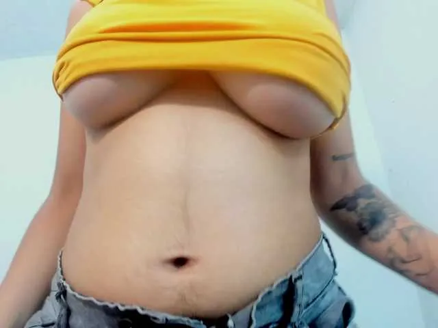 Live sex webcam photo for miaapons #293739537