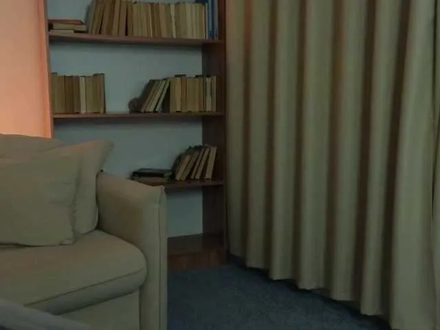 Live sex webcam photo for miachill #291640363