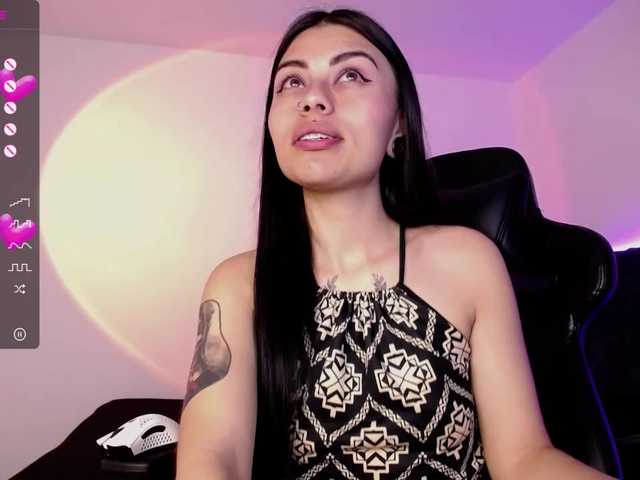 Live sex webcam photo for miaclarke- #276888969