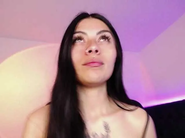 Live sex webcam photo for miaclarke- #277804830