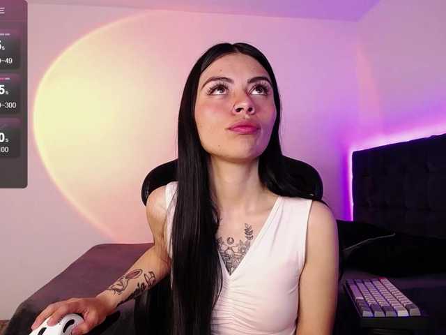 Live sex webcam photo for miaclarke- #277815916