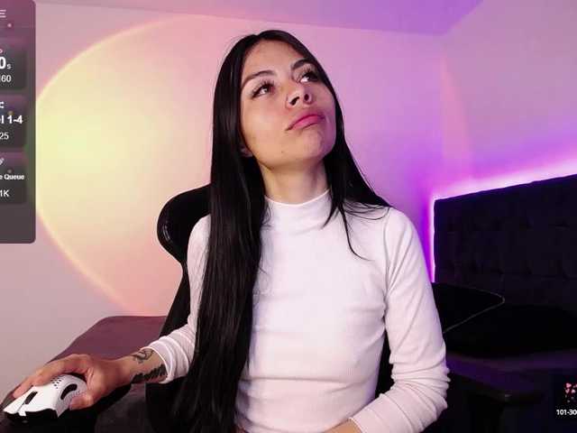 Live sex webcam photo for miaclarke- #277822313