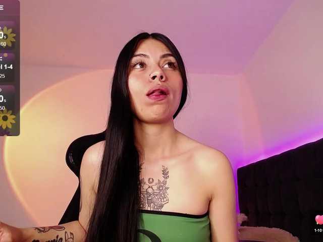 Live sex webcam photo for miaclarke- #278157987