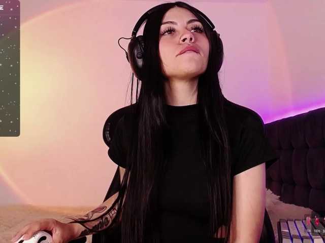 Live sex webcam photo for miaclarke- #288771974