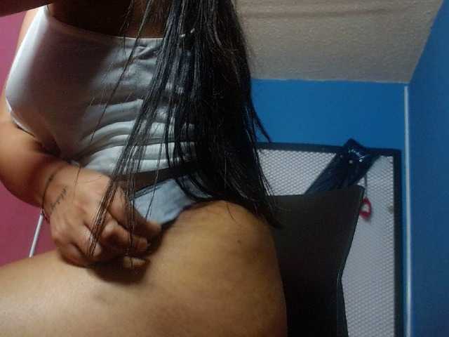 Live sex webcam photo for miafoxthx #272799252