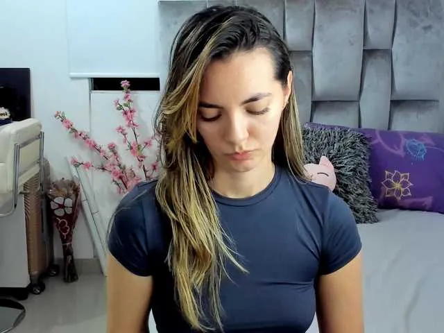 Live sex webcam photo for miah-baby #291236949