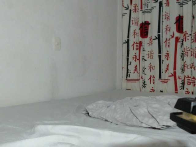 Live sex webcam photo for miahot1520 #274203579