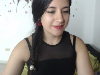 Live sex webcam photo for Miahot2 #147186310