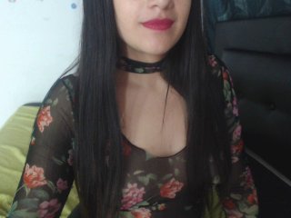 Live sex webcam photo for Miahot2 #147955623