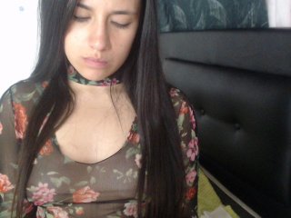 Live sex webcam photo for Miahot2 #147974540