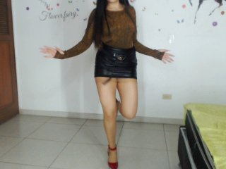 Live sex webcam photo for Miahot2 #148622934