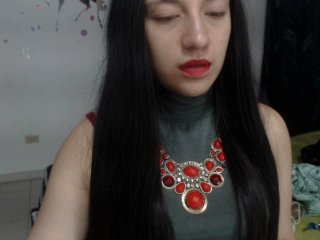 Live sex webcam photo for Miahot2 #149545267