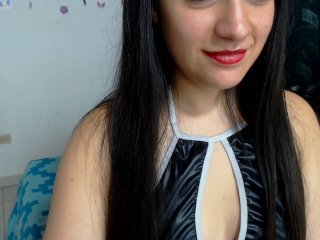Live sex webcam photo for Miahot2 #149889451