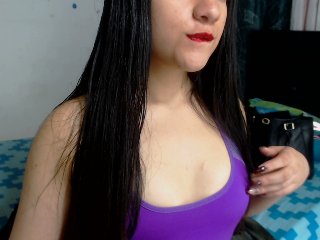 Live sex webcam photo for Miahot2 #150069758