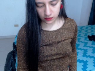 Live sex webcam photo for Miahot2 #150339688