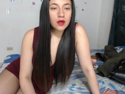 Live sex webcam photo for Miahot2 #150535325