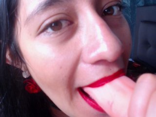 Live sex webcam photo for Miahot2 #151179656