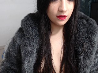 Live sex webcam photo for Miahot2 #152140372