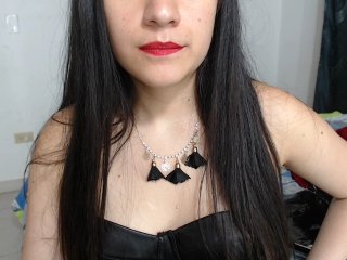 Live sex webcam photo for Miahot2 #153027055