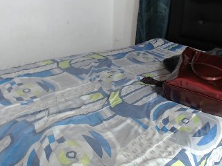 Live sex webcam photo for Miahot2 #153346439