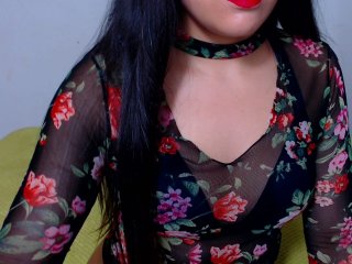 Live sex webcam photo for Miahot2 #155605439