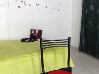 Live sex webcam photo for Miahot2 #159131676