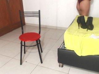 Live sex webcam photo for Miahot2 #159887908