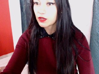 Live sex webcam photo for Miahot2 #160599919