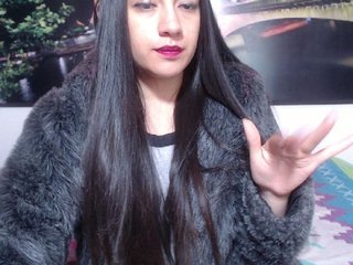 Live sex webcam photo for Miahot2 #160944533