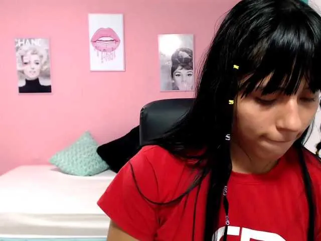 Live sex webcam photo for miakasumy #272829165