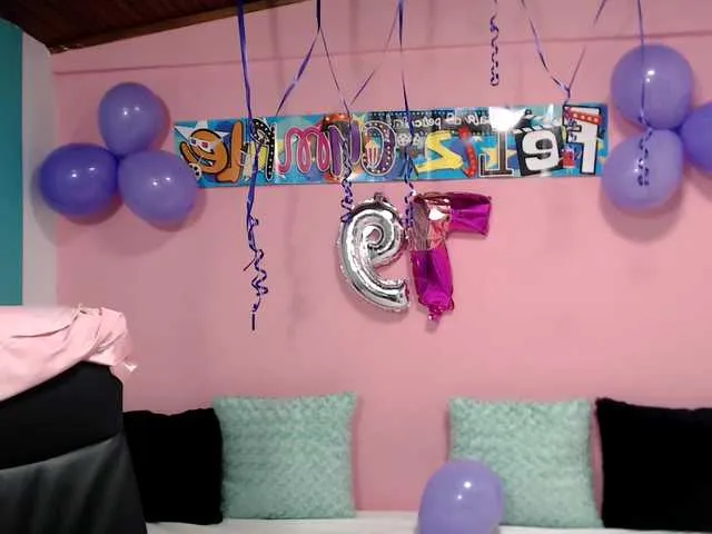 Live sex webcam photo for miakasumy #273074532