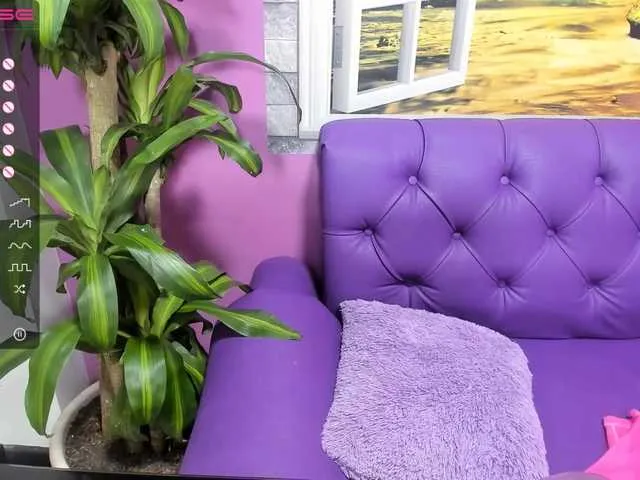 Live sex webcam photo for miakasumy #273247277