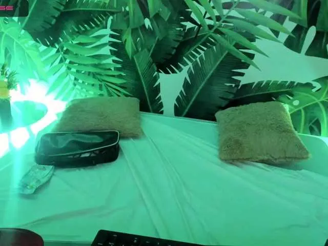 Live sex webcam photo for miakasumy #273467565