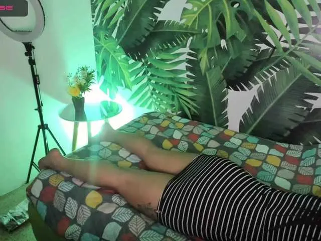 Live sex webcam photo for miakasumy #273498766