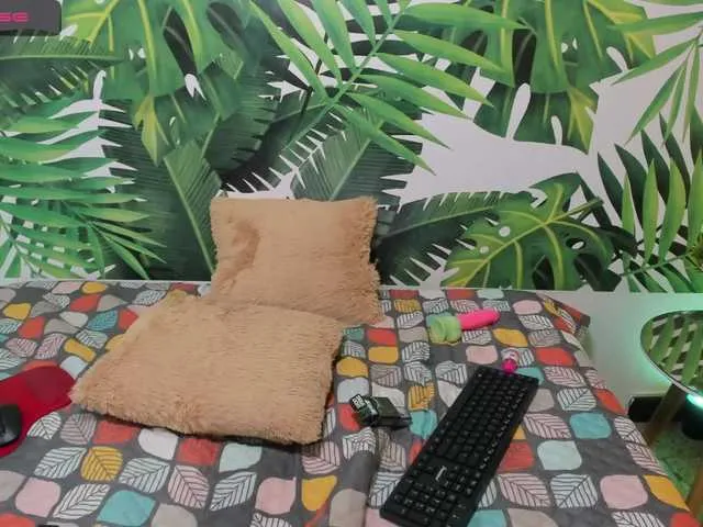 Live sex webcam photo for miakasumy #273567308