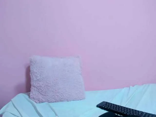 Live sex webcam photo for miakasumy #273631353