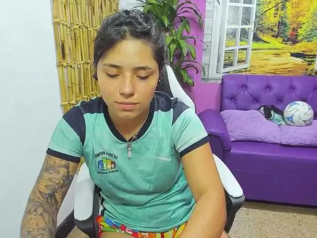 Live sex webcam photo for miakasumy #273799521