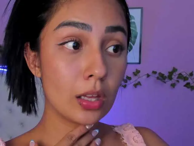 Live sex webcam photo for miaolsen #271890136