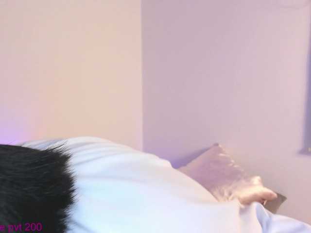 Live sex webcam photo for miaolsen #274570547