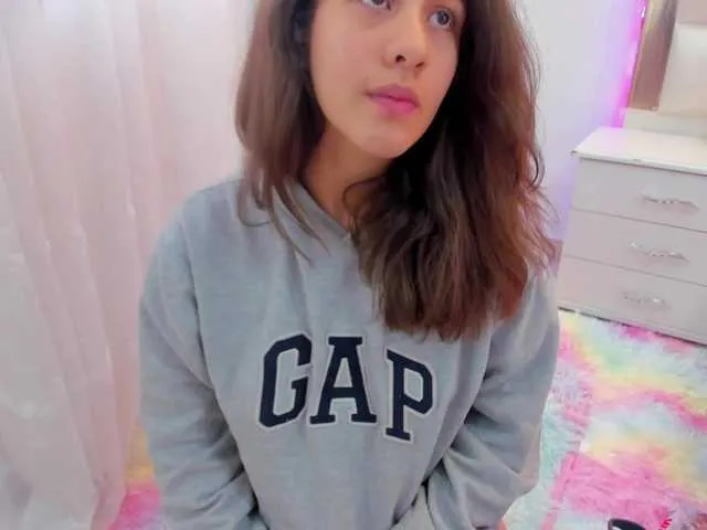 Live sex webcam photo for miaqueen021 #291226525