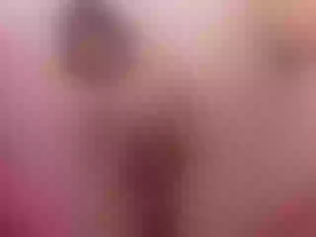 Live sex webcam photo for miaqueen021 #291372475