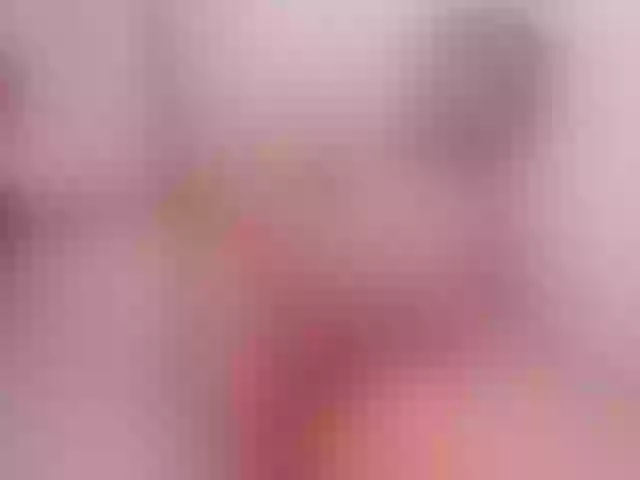 Live sex webcam photo for miaqueen021 #291400503