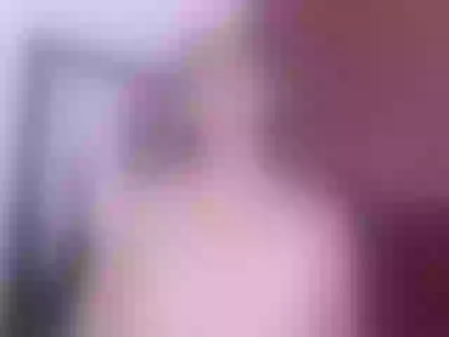 Live sex webcam photo for miaqueen021 #291643184