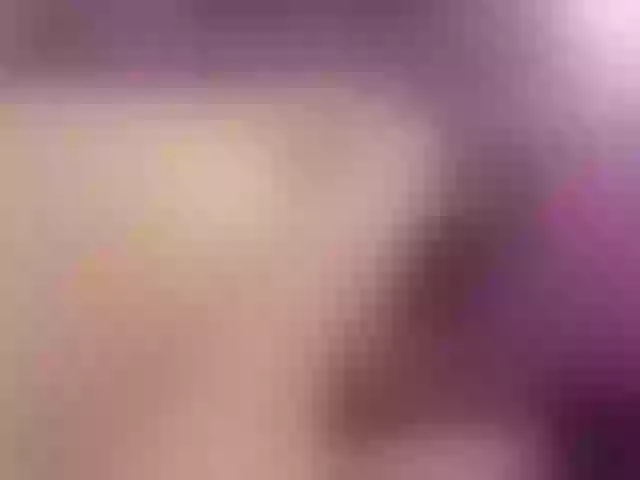 Live sex webcam photo for miaqueen021 #291728021