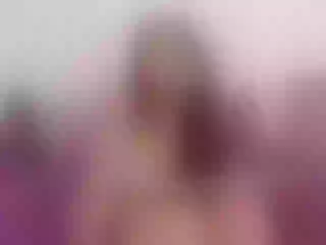 Live sex webcam photo for miaqueen021 #291934460