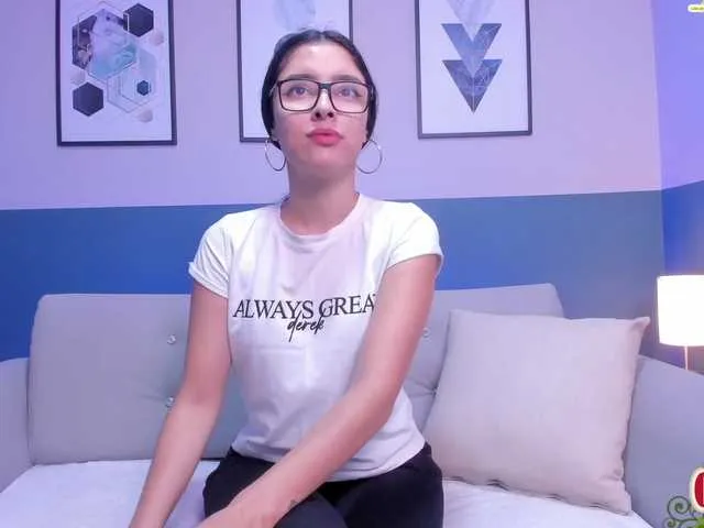 Live sex webcam photo for miarobberts #271840890