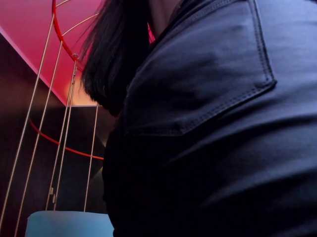Live sex webcam photo for miarobberts #271875518